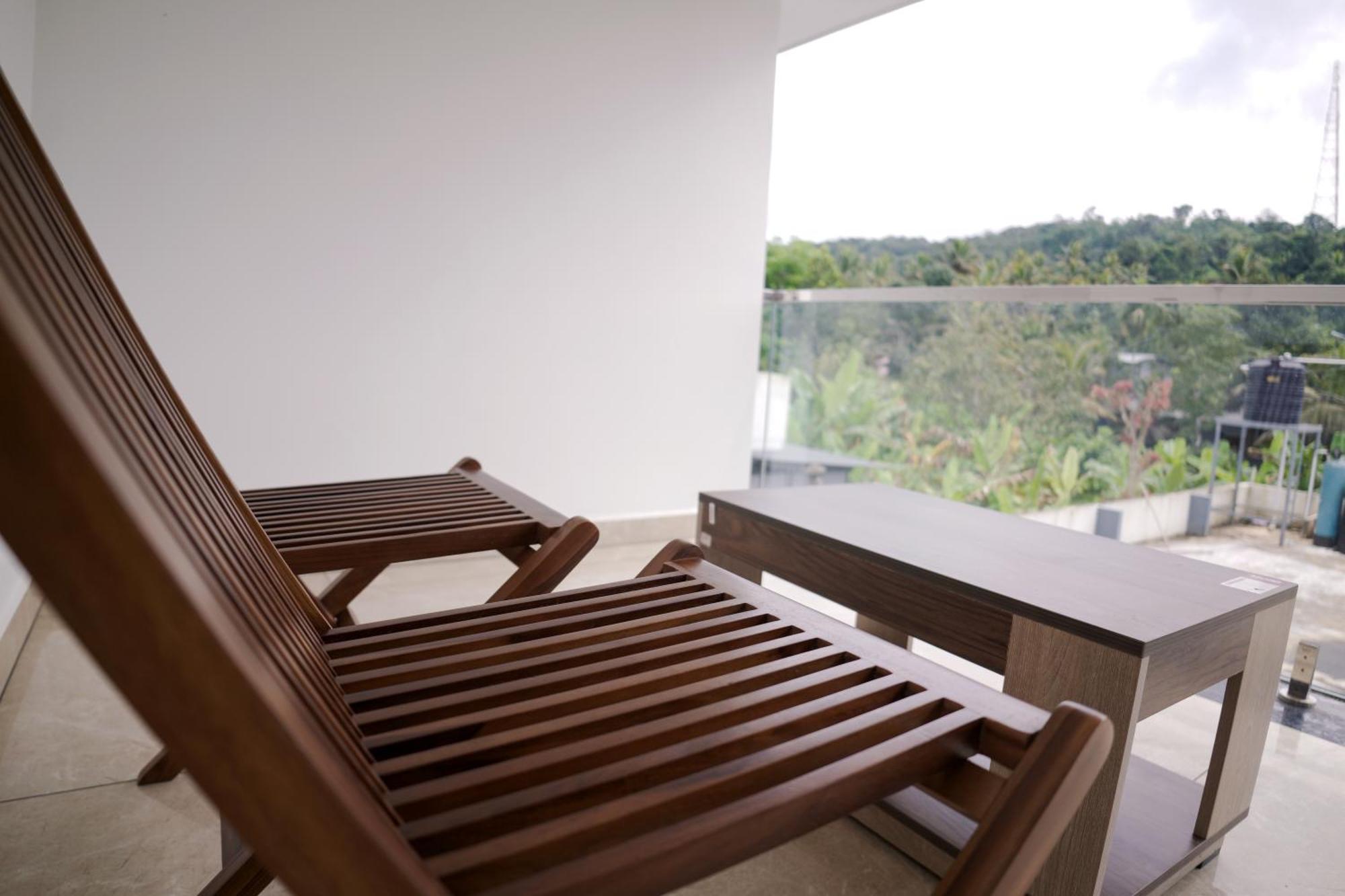 Teak And Lake Homestay Thekkady Exterior foto