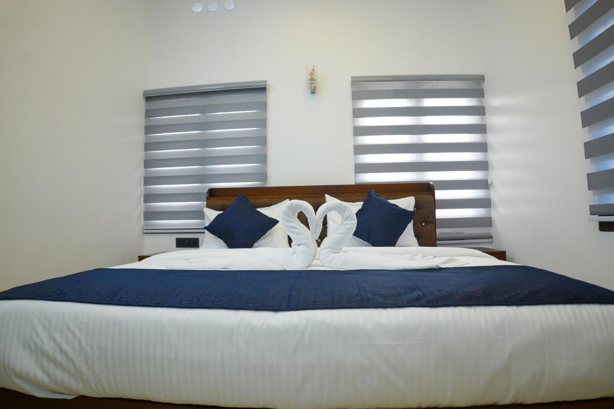 Teak And Lake Homestay Thekkady Exterior foto